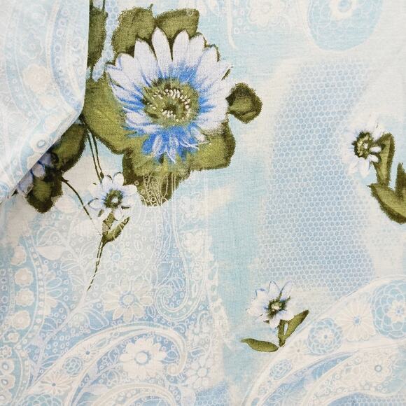 T-Shirt Size 2X Powder Blue Gerbera Daisy Paisley Bloomcore Whimsycore Couquette - Picture 4 of 16